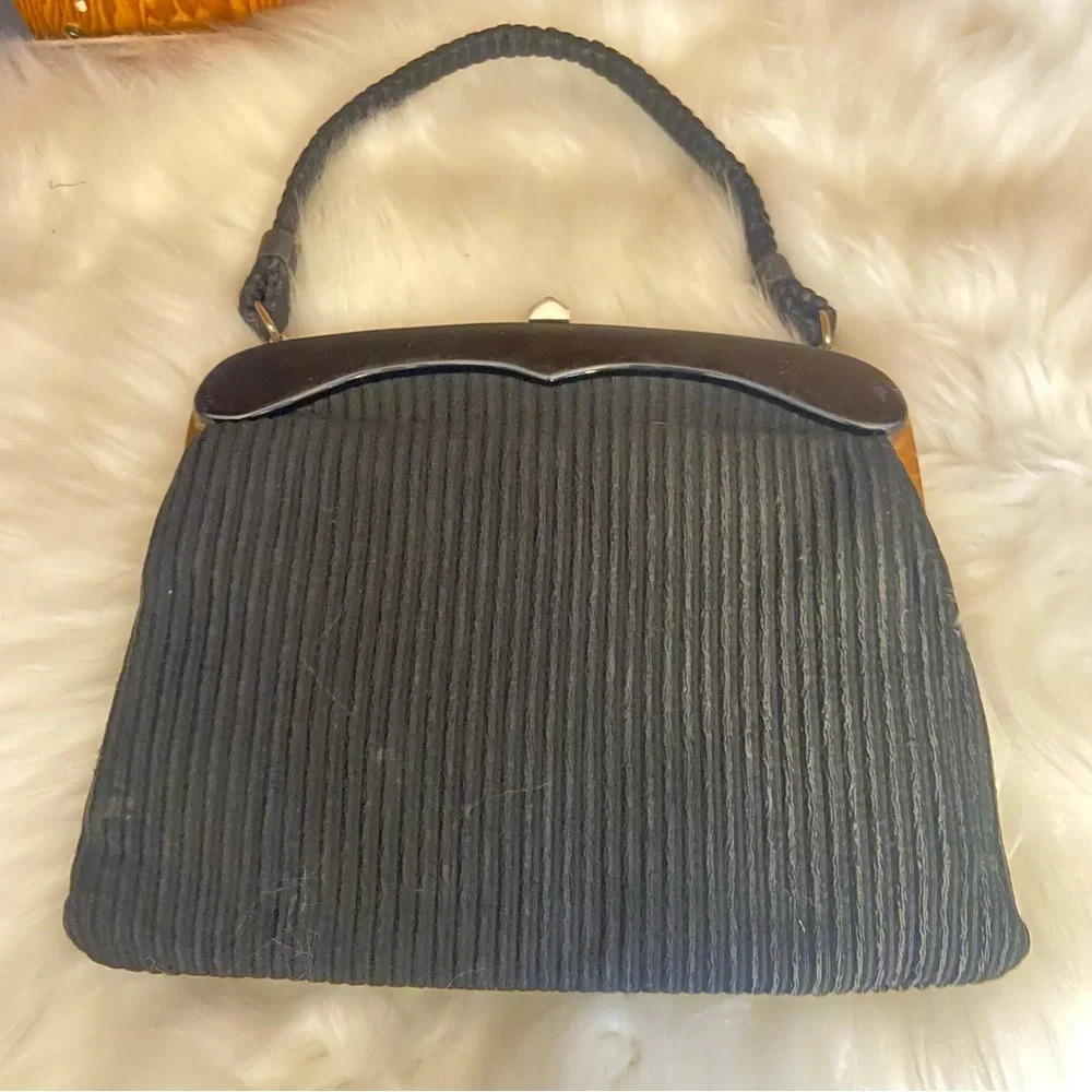 Vintage women’s black ‎ fabric handbag